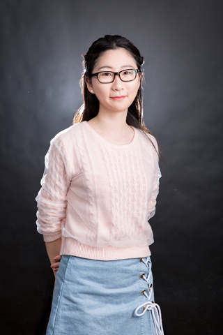张雁翎—卓越学院(艺术照）.jpg